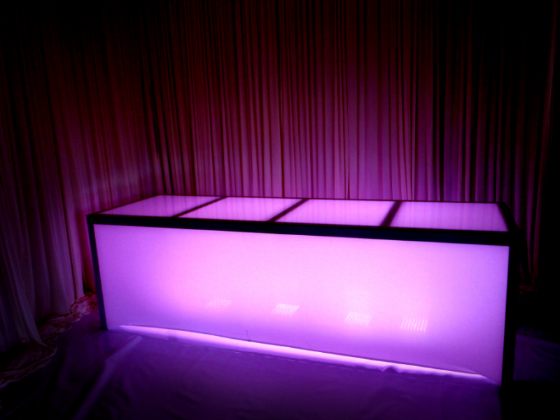 https://pohpevents.com/wp-content/uploads/2016/02/ACRYLIC-LED-DISPLAY-TABLE-POHPEVENTS-e1440621343355-800x600.png